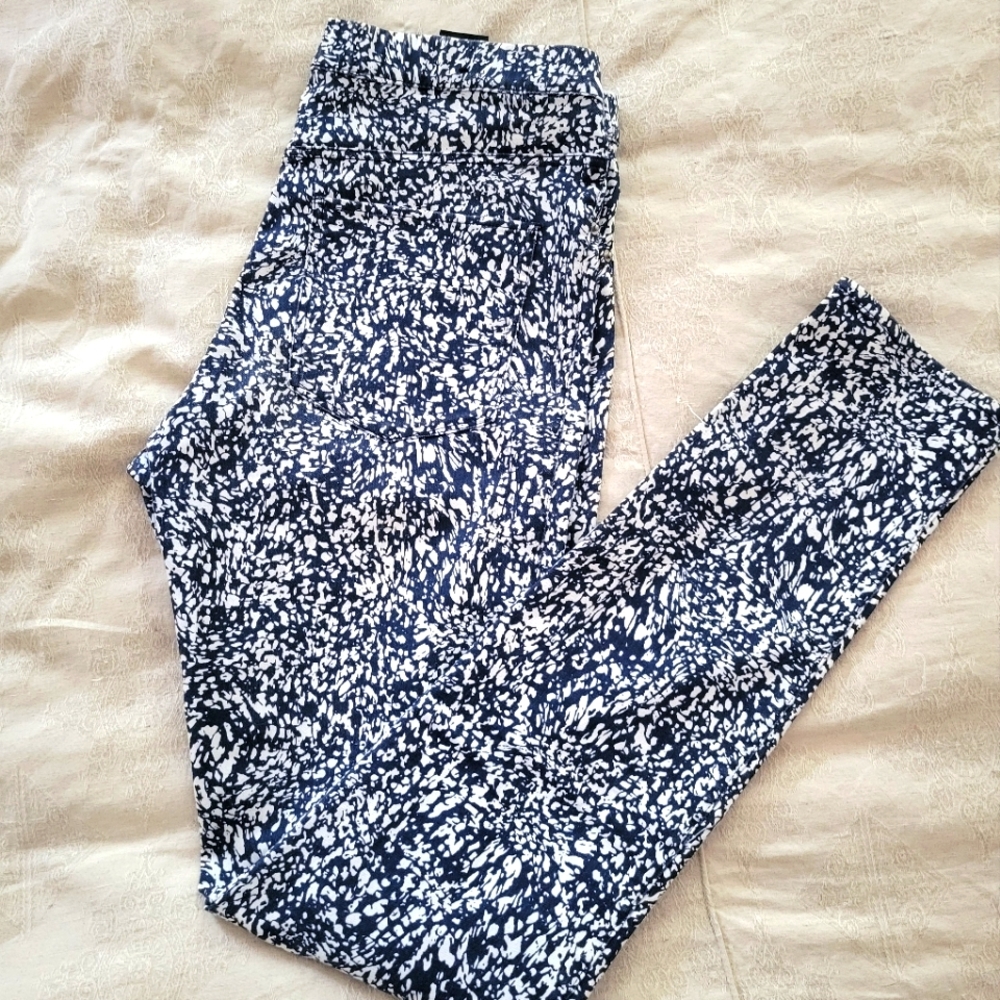 H&M - 8 - Blue and white stretchy straight leg pants